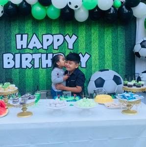 Meet your Posher, Dioni